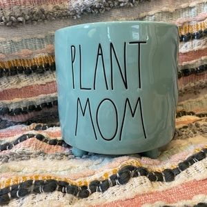 Rae Dunn Plant Mom Planter